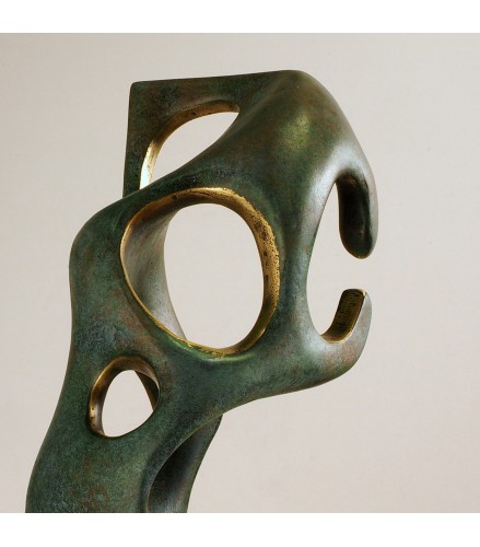 Sculpture Rodin's thinker spaces in green rusty bronze