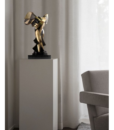 Sculpture Big Harmonie of Samothrace