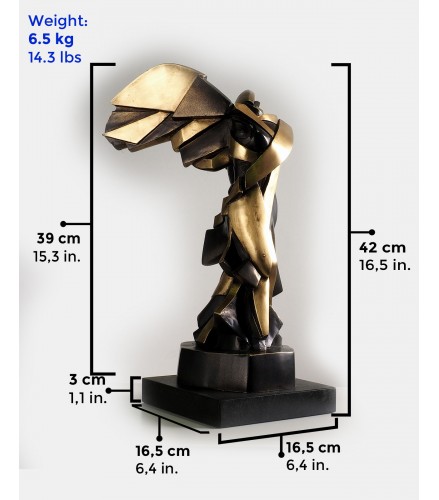 Sculpture Big Harmonie of Samothrace