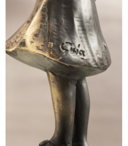 Girl with red balloon