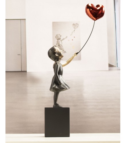 The girl and the balloon Big