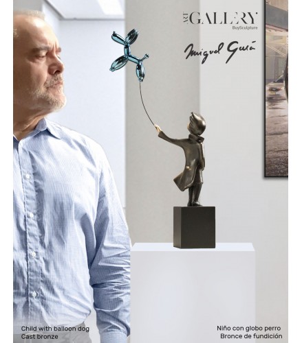 Child with balloon dog