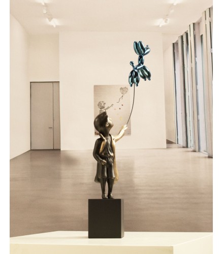 Child with balloon dog