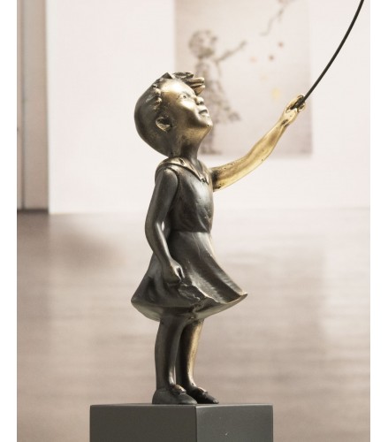 Girl with balloon dog 74