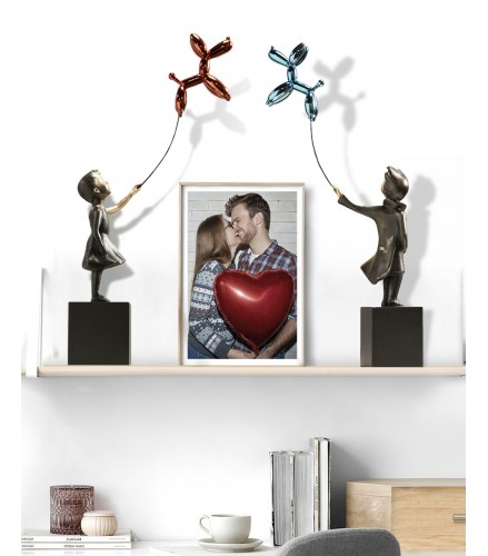 Child with balloon dog Big