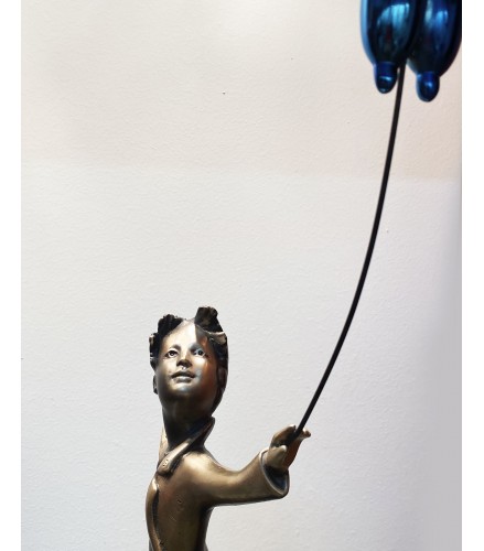 Child with balloon dog Big