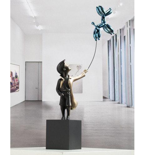 Child with balloon dog 76