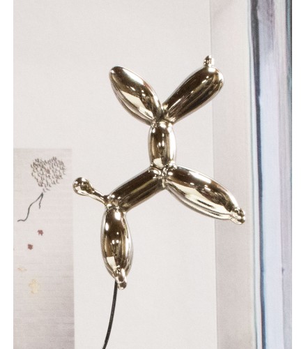 Weightless balloon dog nickel