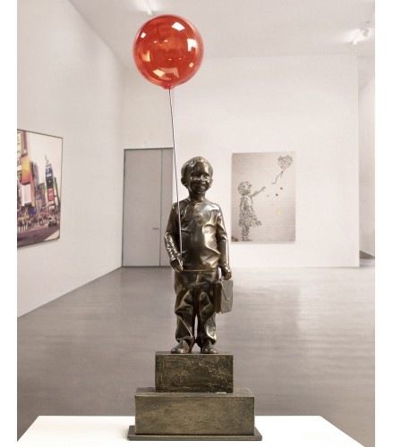 Attent Intens Mysterieus Realistic Sculpture “Boy with red magic balloon 34” | The Red Globe