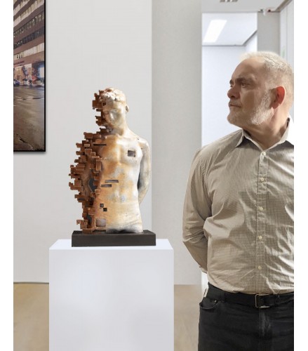 Pixelated young torso White