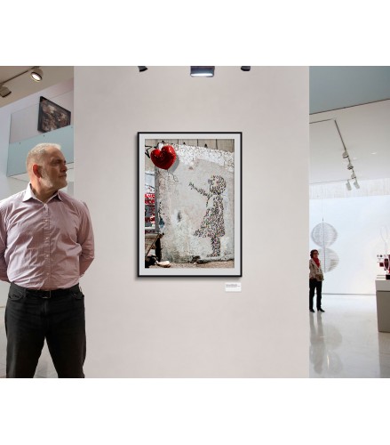 BALLOON GIRL ESCAPING