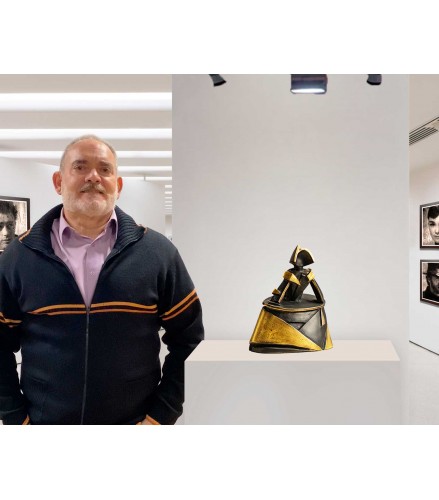 Cubist Menina Waving