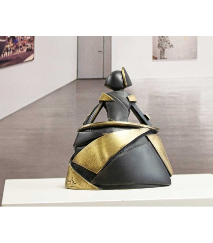 Cubist Menina Waving