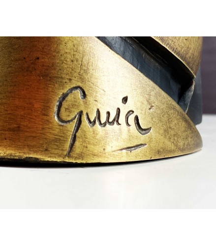 Cubist Menina Waving