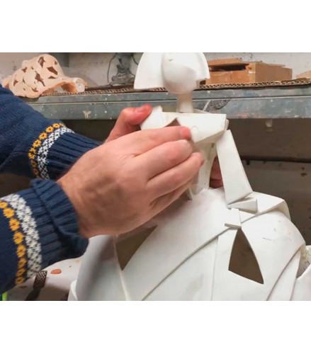 Menina Air and Metal in Red Nickel